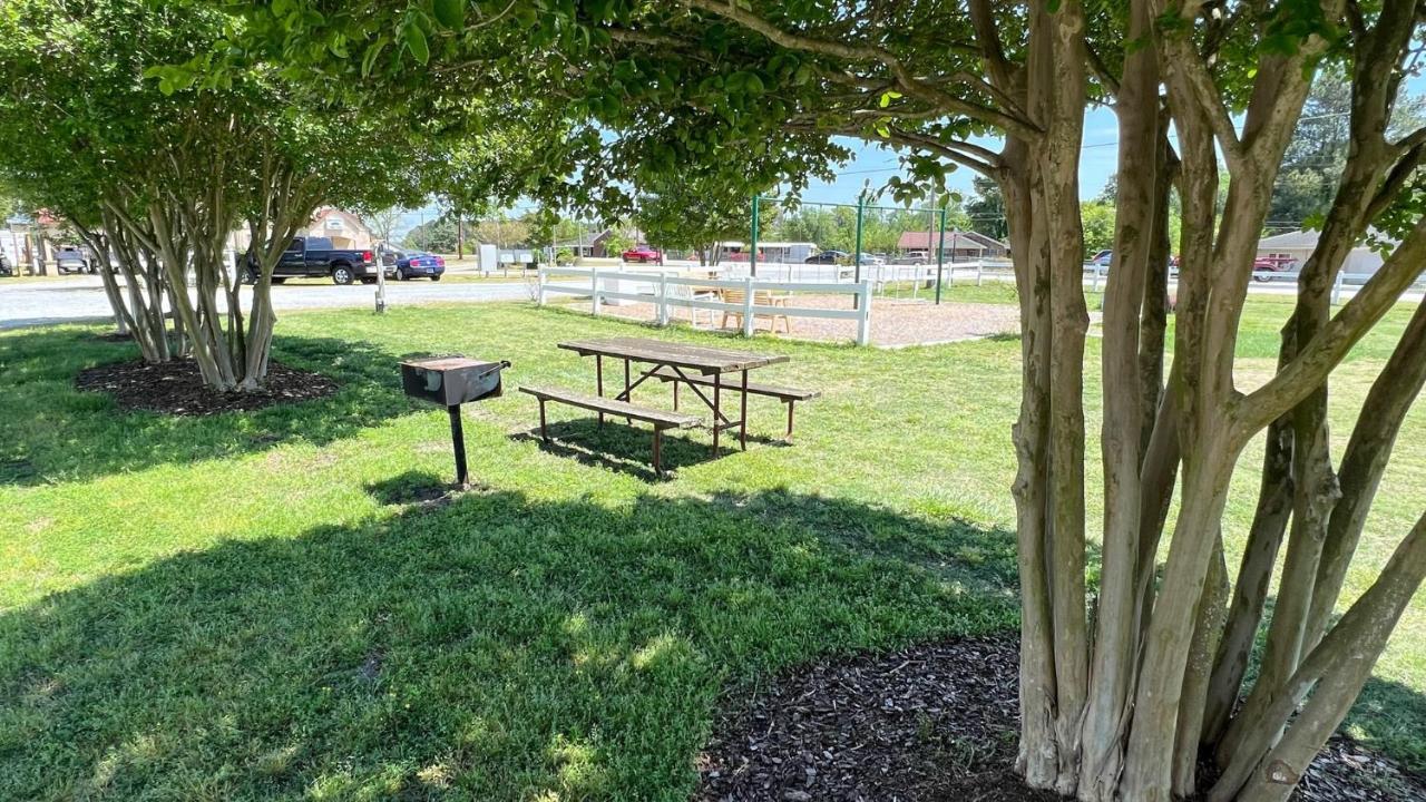 Four Oaks Lodging Smithfield Εξωτερικό φωτογραφία