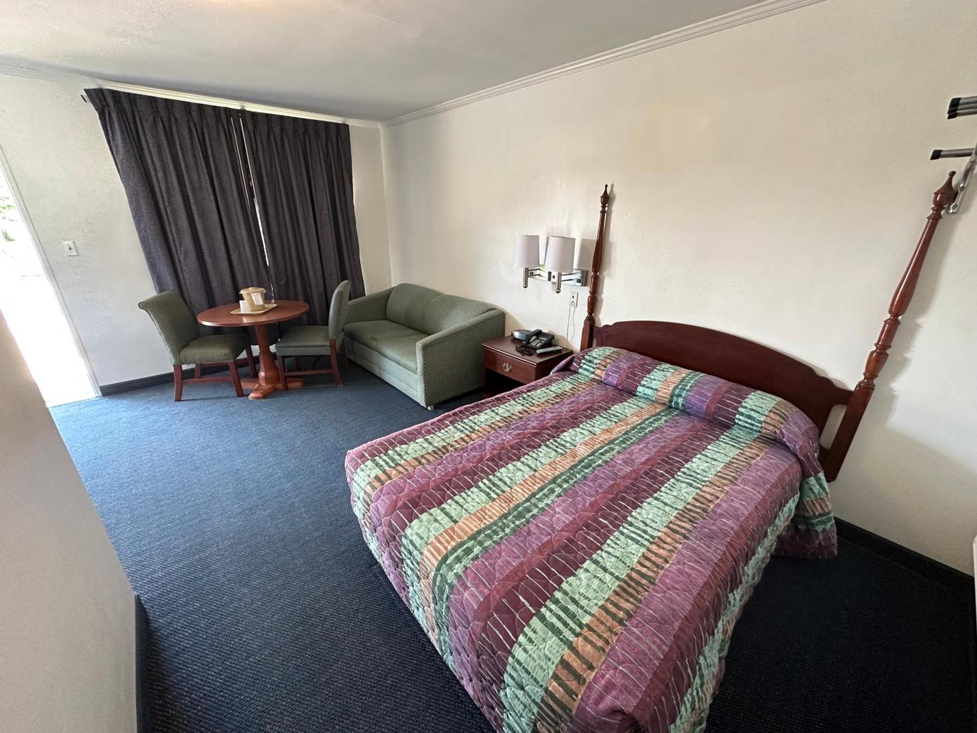 Four Oaks Lodging Smithfield Εξωτερικό φωτογραφία